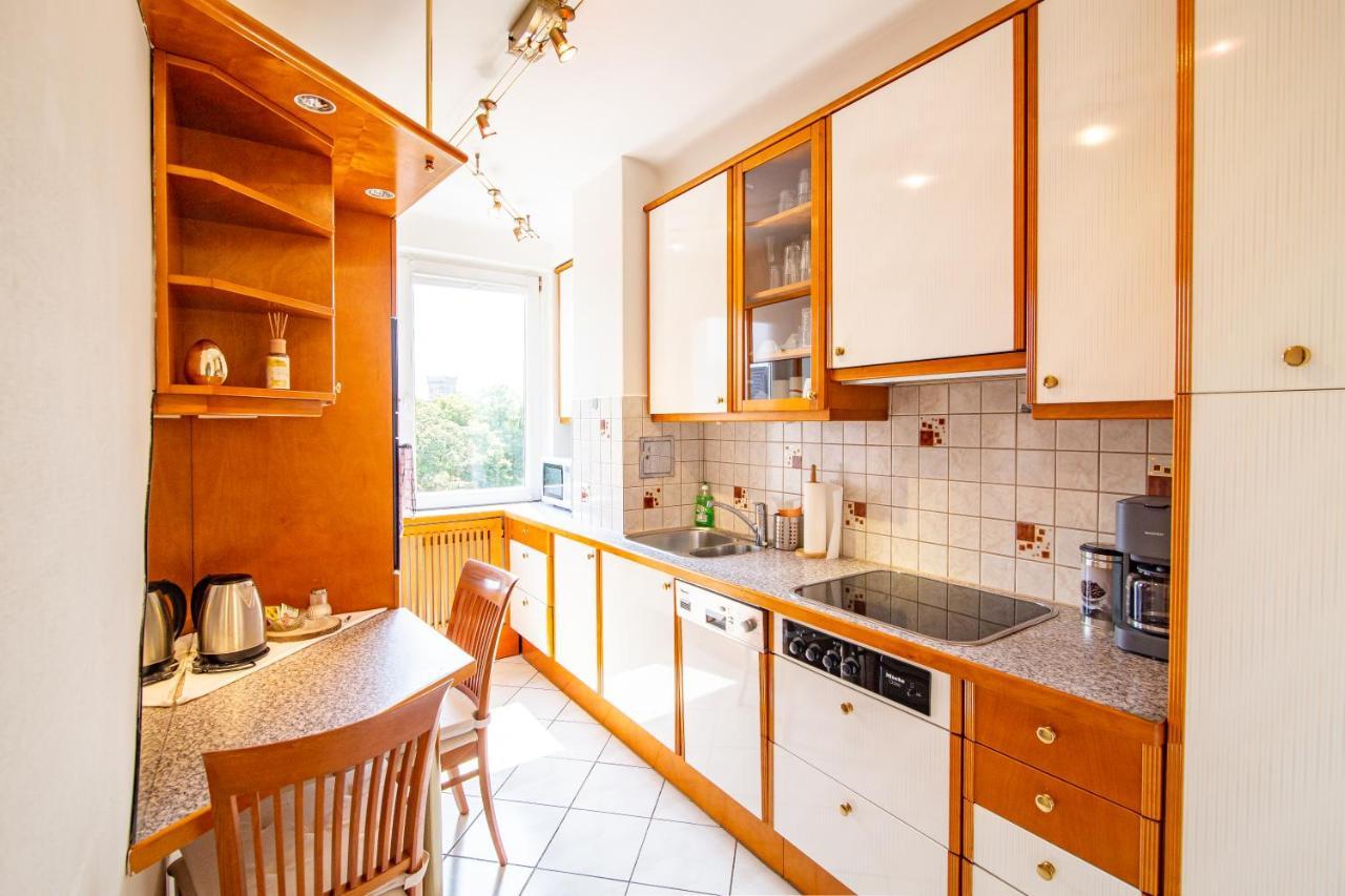 Best Rated Central Apartment Vienna - Ac, Wifi, 24H7Days Self Check-In, Board Games, Netflix Eksteriør billede