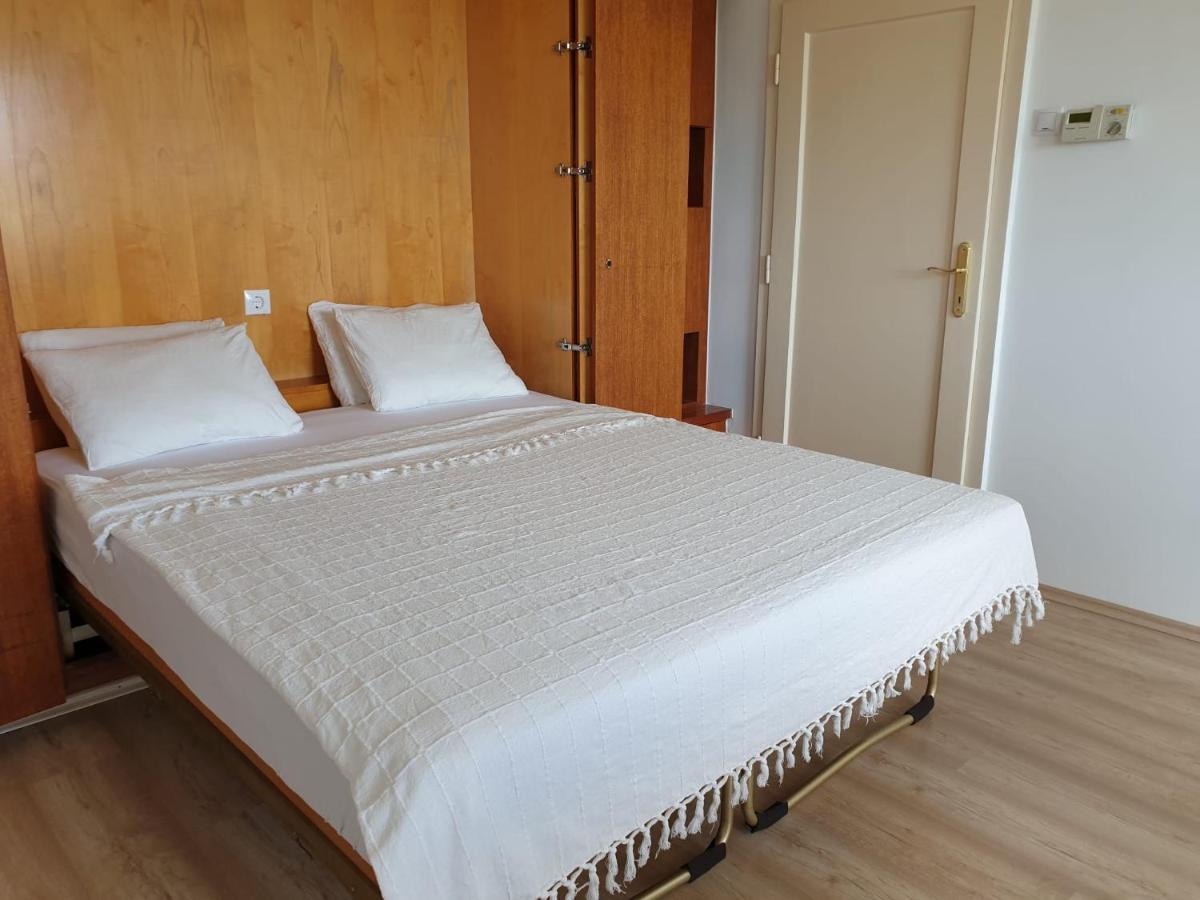 Best Rated Central Apartment Vienna - Ac, Wifi, 24H7Days Self Check-In, Board Games, Netflix Eksteriør billede